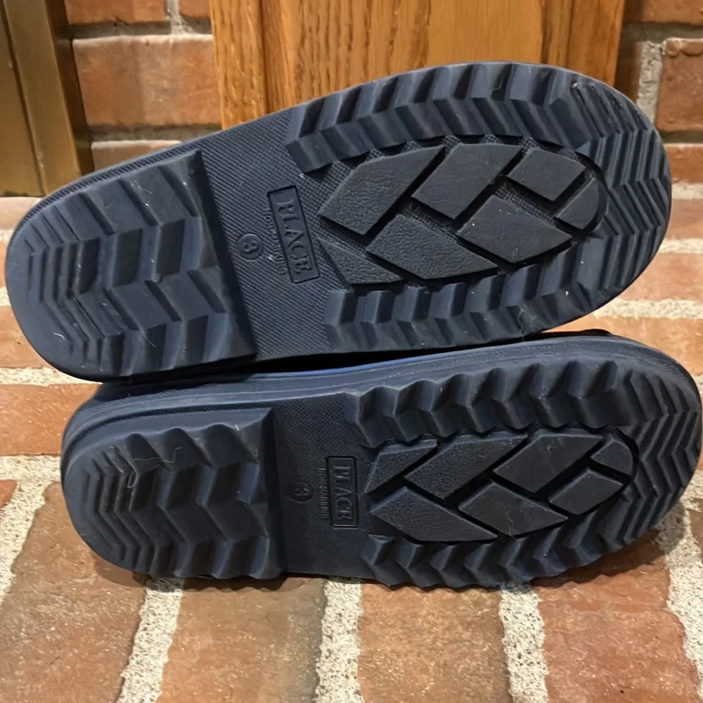 EUC Sz 3 Children’s Place blue snow boots